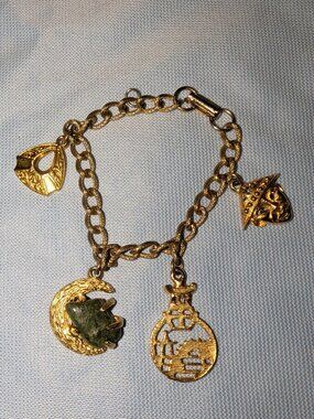 $3 with Bundle ~ Gold Tone Charm Bracelet 6730